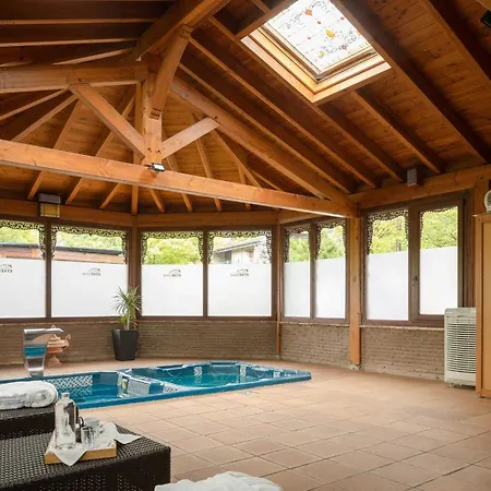 ホテル & Etxegana 2*