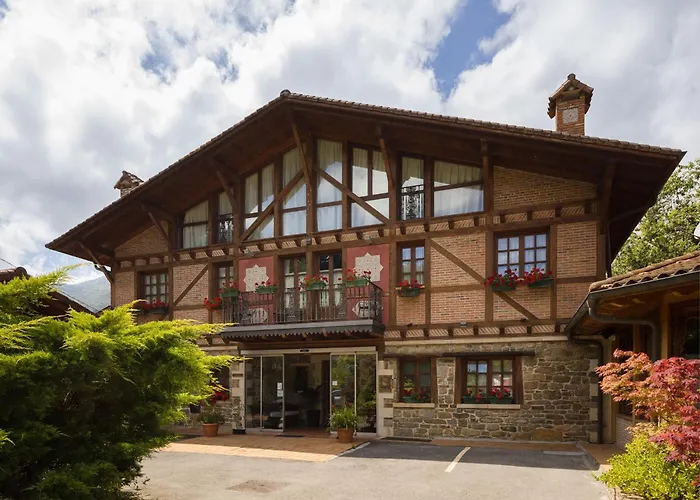 Hotel & Etxegana