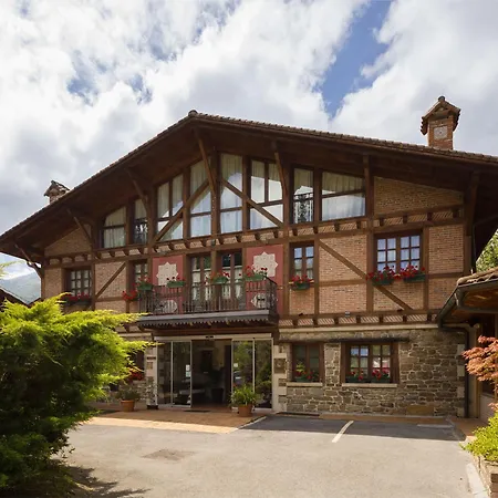Hotel & Etxegana
