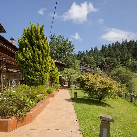 Hotel & Etxegana 2*