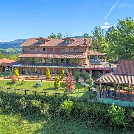 Hotel & Etxegana